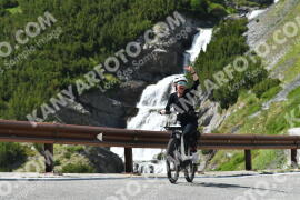 Photo #2161045 | 19-06-2022 15:39 | Passo Dello Stelvio - Waterfall curve BICYCLES