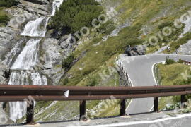 Photo #2776467 | 28-08-2022 11:15 | Passo Dello Stelvio - Waterfall curve