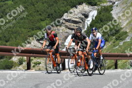 Photo #2352937 | 19-07-2022 11:24 | Passo Dello Stelvio - Waterfall curve BICYCLES