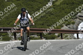 Fotó #3171500 | 19-06-2023 10:26 | Passo Dello Stelvio - Vízesés kanyar Bicajosok
