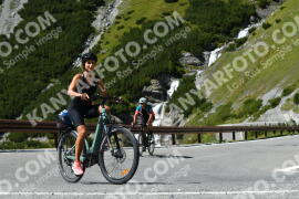 Fotó #2562504 | 09-08-2022 14:44 | Passo Dello Stelvio - Vízesés kanyar Bicajosok
