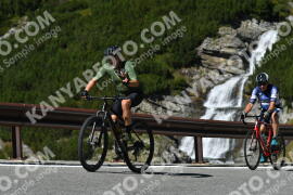 Fotó #4247815 | 11-09-2023 13:05 | Passo Dello Stelvio - Vízesés kanyar Bicajosok