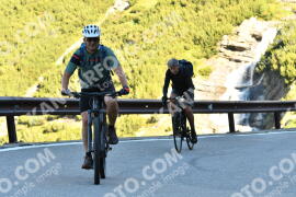 Photo #2183298 | 25-06-2022 09:07 | Passo Dello Stelvio - Waterfall curve BICYCLES
