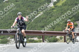 Photo #2371405 | 22-07-2022 13:18 | Passo Dello Stelvio - Waterfall curve BICYCLES