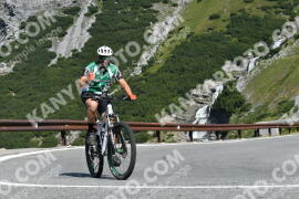 Photo #2397983 | 25-07-2022 10:08 | Passo Dello Stelvio - Waterfall curve BICYCLES