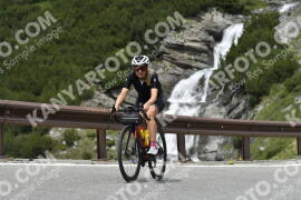 Fotó #3547701 | 22-07-2023 12:26 | Passo Dello Stelvio - Vízesés kanyar Bicajosok