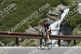 Photo #3253329 | 27-06-2023 10:35 | Passo Dello Stelvio - Waterfall curve BICYCLES