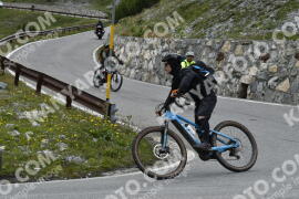 Fotó #3714201 | 02-08-2023 14:58 | Passo Dello Stelvio - Vízesés kanyar Bicajosok