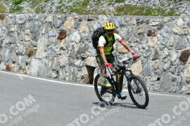 Photo #2401494 | 25-07-2022 13:31 | Passo Dello Stelvio - Waterfall curve BICYCLES