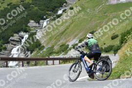 Photo #2400906 | 25-07-2022 13:08 | Passo Dello Stelvio - Waterfall curve BICYCLES
