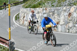 Fotó #2171549 | 20-06-2022 15:24 | Passo Dello Stelvio - Vízesés kanyar Bicajosok