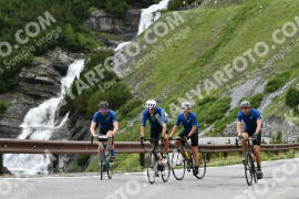Photo #2205631 | 29-06-2022 11:16 | Passo Dello Stelvio - Waterfall curve BICYCLES