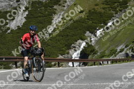 Photo #3226045 | 25-06-2023 10:21 | Passo Dello Stelvio - Waterfall curve BICYCLES