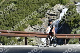 Photo #3224831 | 25-06-2023 09:14 | Passo Dello Stelvio - Waterfall curve BICYCLES