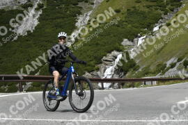 Fotó #3763945 | 08-08-2023 11:59 | Passo Dello Stelvio - Vízesés kanyar Bicajosok