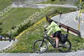Fotó #3318501 | 02-07-2023 15:14 | Passo Dello Stelvio - Vízesés kanyar Bicajosok