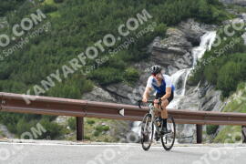 Photo #2385192 | 24-07-2022 16:05 | Passo Dello Stelvio - Waterfall curve BICYCLES