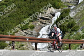 Photo #2175665 | 23-06-2022 10:00 | Passo Dello Stelvio - Waterfall BICYCLE riders