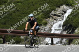 Fotó #3579072 | 26-07-2023 11:22 | Passo Dello Stelvio - Vízesés kanyar Bicajosok