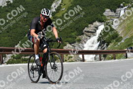 Photo #2399754 | 25-07-2022 12:00 | Passo Dello Stelvio - Waterfall curve BICYCLES