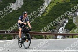 Photo #2411928 | 26-07-2022 14:31 | Passo Dello Stelvio - Waterfall curve BICYCLES