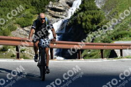 Photo #2183343 | 25-06-2022 09:15 | Passo Dello Stelvio - Waterfall curve BICYCLES