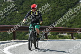Fotó #2161019 | 19-06-2022 15:29 | Passo Dello Stelvio - Vízesés kanyar Bicajosok