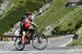 Photo #2295332 | 13-07-2022 10:35 | Passo Dello Stelvio - Waterfall curve BICYCLES
