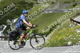Fotó #3542350 | 20-07-2023 12:28 | Passo Dello Stelvio - Vízesés kanyar Bicajosok