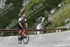 Photo #2439595 | 30-07-2022 10:45 | Passo Dello Stelvio - Waterfall curve BICYCLES