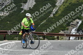 Fotó #2360528 | 20-07-2022 11:06 | Passo Dello Stelvio - Vízesés kanyar Bicajosok