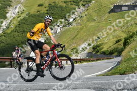 Photo #2380429 | 24-07-2022 09:45 | Passo Dello Stelvio - Waterfall curve BICYCLES