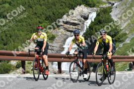 Photo #2306840 | 15-07-2022 10:13 | Passo Dello Stelvio - Waterfall curve BICYCLES