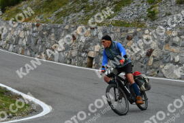 Fotó #4069285 | 25-08-2023 11:04 | Passo Dello Stelvio - Vízesés kanyar Bicajosok