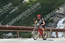 Photo #2371498 | 22-07-2022 13:22 | Passo Dello Stelvio - Waterfall curve BICYCLES