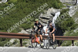 Photo #3535708 | 18-07-2023 10:18 | Passo Dello Stelvio - Waterfall curve BICYCLES