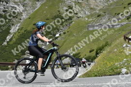 Fotó #3621092 | 29-07-2023 11:35 | Passo Dello Stelvio - Vízesés kanyar Bicajosok