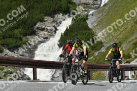 Photo #4055059 | 24-08-2023 13:13 | Passo Dello Stelvio - Waterfall curve BICYCLES
