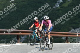 Fotó #2360076 | 20-07-2022 10:20 | Passo Dello Stelvio - Vízesés kanyar Bicajosok