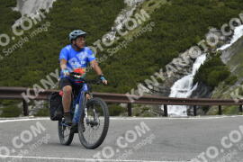 Fotó #3095920 | 12-06-2023 11:00 | Passo Dello Stelvio - Vízesés kanyar Bicajosok