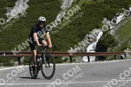 Photo #3225640 | 25-06-2023 10:00 | Passo Dello Stelvio - Waterfall curve BICYCLES