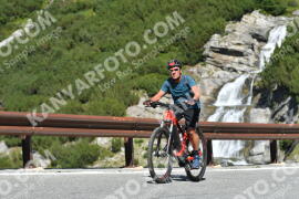 Photo #2605565 | 12-08-2022 11:05 | Passo Dello Stelvio - Waterfall curve BICYCLES
