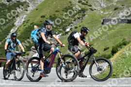 Foto #2217906 | 02-07-2022 11:00 | Passo Dello Stelvio - Waterfall Kehre BICYCLES