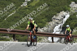 Fotó #3555909 | 23-07-2023 10:32 | Passo Dello Stelvio - Vízesés kanyar Bicajosok
