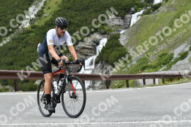 Photo #2198214 | 26-06-2022 12:01 | Passo Dello Stelvio - Waterfall curve BICYCLES