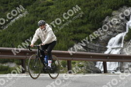 Fotó #3759061 | 08-08-2023 16:07 | Passo Dello Stelvio - Vízesés kanyar Bicajosok