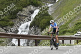 Foto #3269884 | 28-06-2023 11:11 | Passo Dello Stelvio - Waterfall Kehre BICYCLES