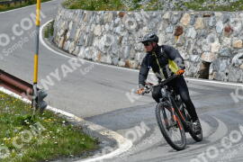 Fotó #2241825 | 06-07-2022 14:39 | Passo Dello Stelvio - Vízesés kanyar Bicajosok