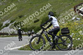 Fotó #3542461 | 20-07-2023 12:45 | Passo Dello Stelvio - Vízesés kanyar Bicajosok