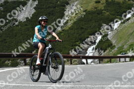 Photo #2161201 | 19-06-2022 13:46 | Passo Dello Stelvio - Waterfall curve BICYCLES